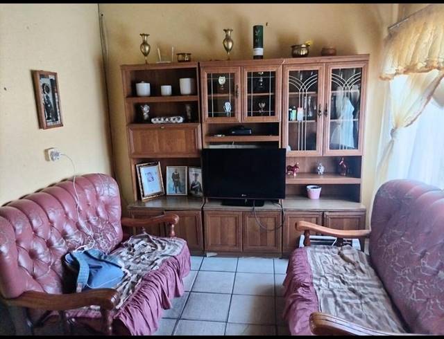 2 BEDROOM HOUSE FOR SALE IN NALEDI